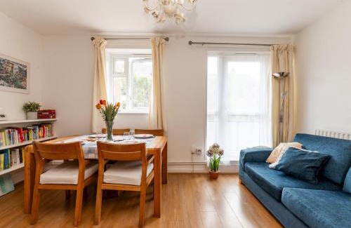 Woolwich Riverside Apartment | Pass the Keys Bright 2-bed Flat by Thames Fast London Access