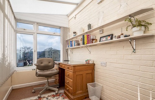 Exeter House | Pass the Keys | Bright and private home