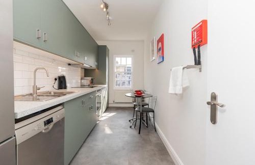 Bath Apartment | Pass the Keys Bright modern one bed apartment - Bath city centre