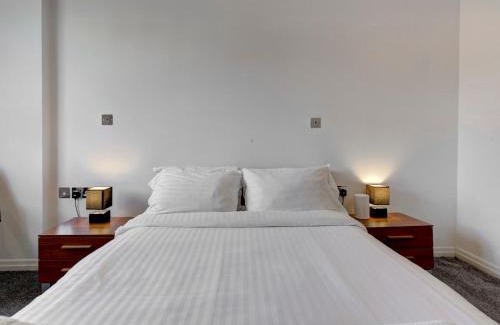 Trafford Apartment | Pass the Keys Bright & Stylish Apartment in Altrincham
