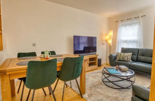 Lincoln Apartment | Pass the Keys Cathedral Views Luxury Living Historic Lincoln