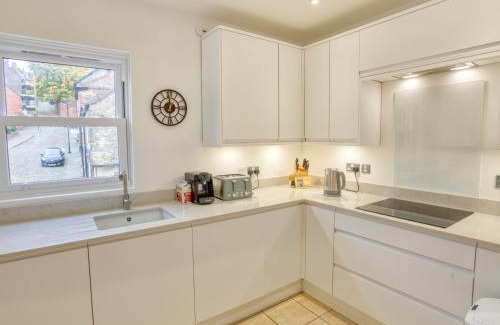 Lincoln Apartment | Pass the Keys Cathedral Views Luxury Living Historic Lincoln