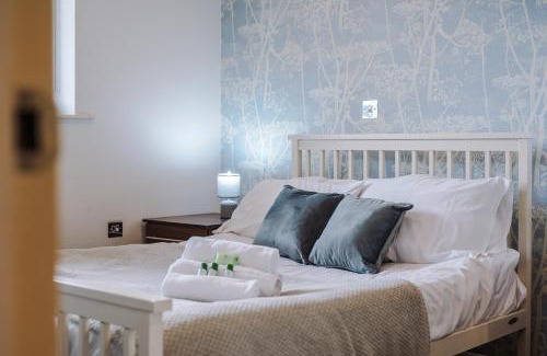 Trafford Apartment | Pass the Keys Central Altrincham 2Bed Apartment