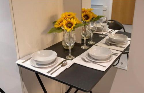 Lincoln House | Pass the Keys Centrally located Studio Apartment