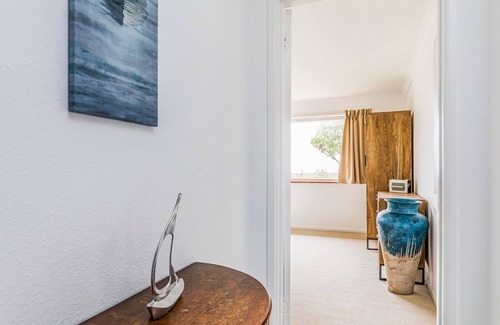 Emsworth House | Pass the Keys | Charming Harbourside Cottage