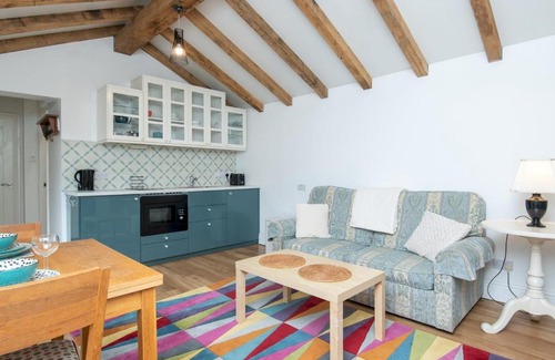 Combe Down House | Pass the Keys Charming Garden cottage with parking