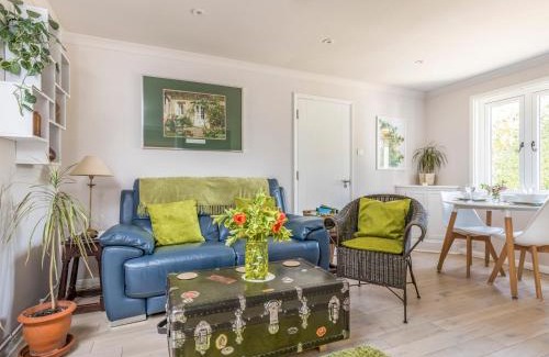 Chichester Apartment | Pass the Keys Charming Apartment Attached To Thatched Cottage