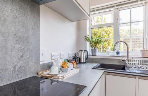 Chichester Apartment | Pass the Keys Charming Apartment Attached To Thatched Cottage