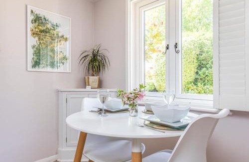 Chichester Apartment | Pass the Keys Charming Apartment Attached To Thatched Cottage