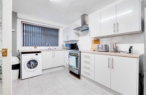 Whitefield House | Pass the Keys | Cheerful 2 bedroom home in Whitefield