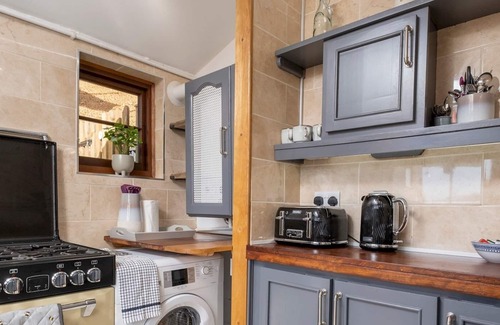 Nailsworth House | Pass the Keys | Cosy Cotswold cottage with stunning views