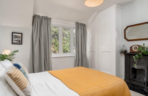 Chorleywood West House | Pass the Keys | Cosy 3 Bed Cottage in Chorleywood
