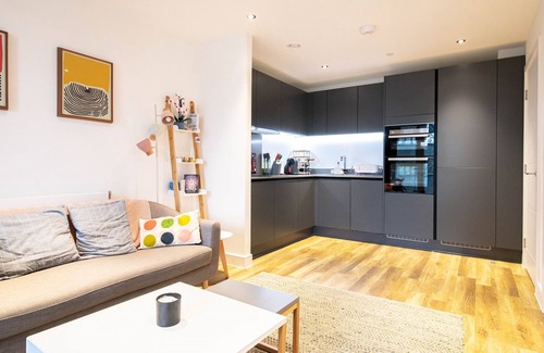 Markhouse Apartment | Pass the Keys | Cosy Studio flat with a Balcony