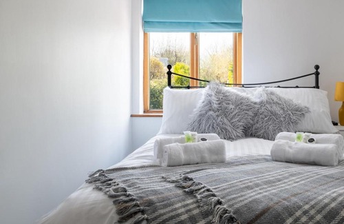 Dyserth House | Pass the Keys Cozy 2 bedroom cottage in Dyserth