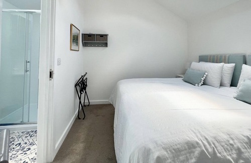 Bugford House | Pass the Keys | Dartmouth rural retreat