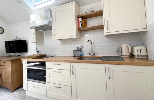 Bugford House | Pass the Keys | Dartmouth rural retreat