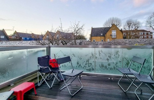 Askew Apartment | Pass the Keys | Family Friendly 2BR Gem