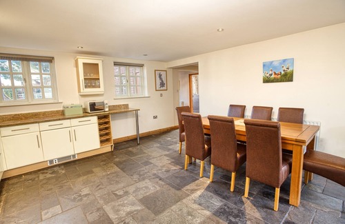 Newton On Trent House | Pass the Keys | Family home in the countryside