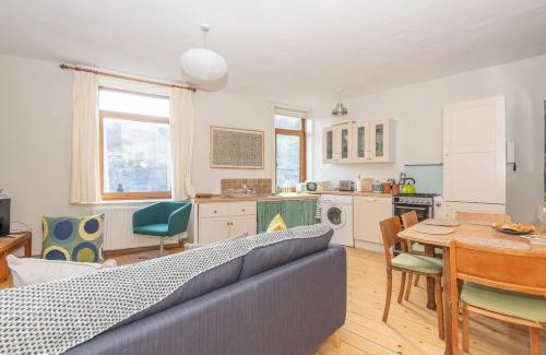 Wadsworth House | Pass the Keys Family Haven -Amazing Views-Heart of Hebden Bridge