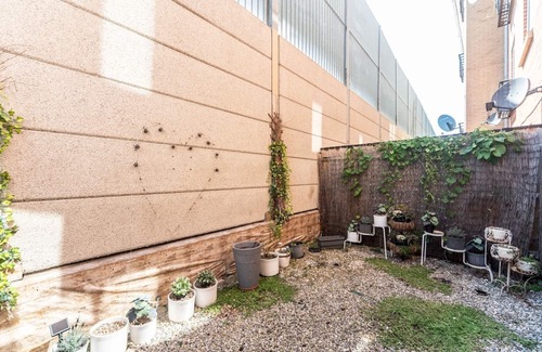 Abbey Wood Apartment | Pass the Keys | Fresh and Stylish Central Flat With Parking and Garden