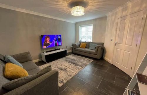 Chinley House | Pass the Keys Peak District Haven - 7 Guests, Welcoming Dogs and EV