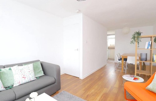 Headington House | Pass the Keys Headington 4BR Home Parking and Garden Oxford