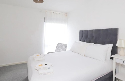 Headington House | Pass the Keys Headington 4BR Home Parking and Garden Oxford