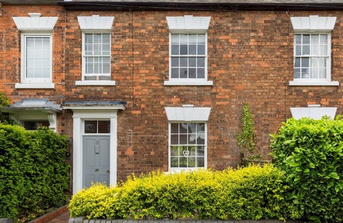 Tiddington House | Pass the keys | Historic 2 Bed in Tiddington