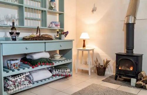 Wedmore House | Pass The Keys Ian's Cottage, Wedmore - country cottage for two