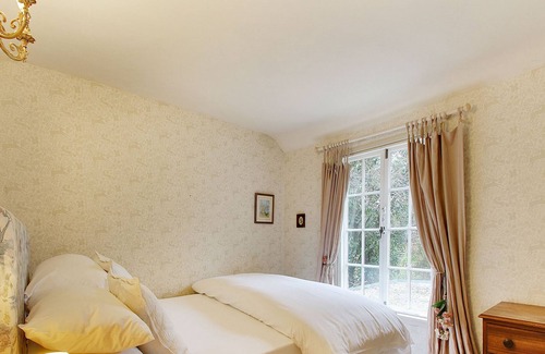 Robertsbridge House | Pass the Keys | Lovingly renovated cottage