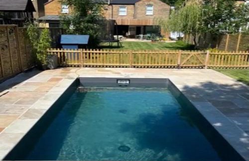 Dulwich House | Pass the Keys London Spacious Dulwich family house with Pool