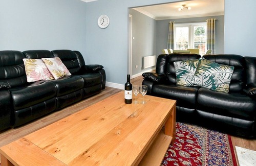 Ely House | Pass the Keys | Lovely 3 Bed House with Parking