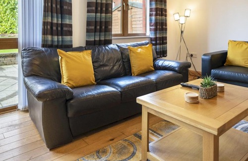 Belfast House | Pass the Keys Lovely 4BR Home w Garden 7 Min from City Centre