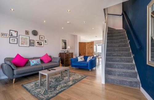 Queens Quarter House | Pass the Keys Luxury 2Bed 2Bath Townhouse - Perfect for Winter Stay