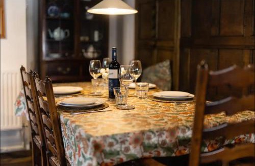 Ludwel House | Pass the Keys Magical period house in the heart of Ludlow