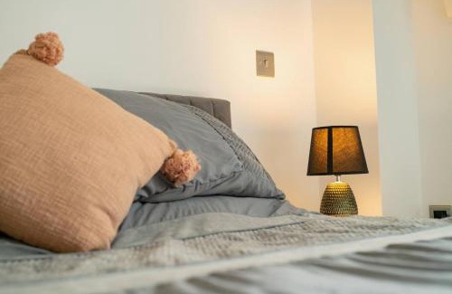 Lincoln House | Pass the Keys Motherby 6 · Town House with Free Parking