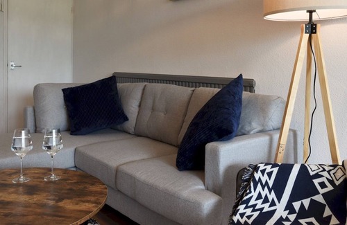 South Hayling Apartment | Pass the Keys | New Cosy 2 Bed Flat with garden nr Beach Sleeps4
