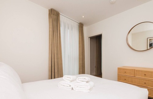 Tottenham Hale Apartment | Pass the Keys | New flat with view over London Tottenham Hale