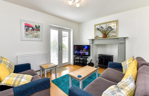 Reynoldston House | Pass the Keys Newly Renovated Quiet Rural 4 Bed Holiday Home