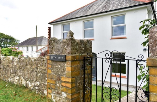 Reynoldston House | Pass the Keys Newly Renovated Quiet Rural 4 Bed Holiday Home