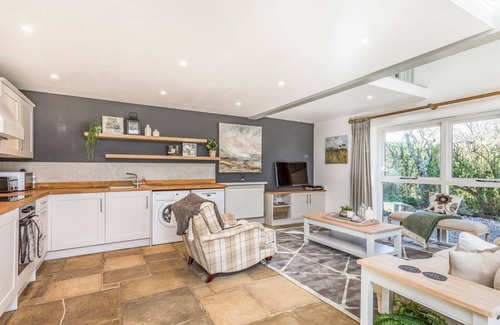 Funtington House | Pass the Keys | Peaceful and beautiful 1 bedroom barn conversion