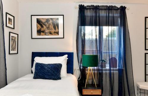 Newport House | Pass the Keys Perfectly located stylish 2 bed home with Parking