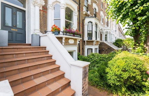 Mildmay House | Pass the Keys | Petherton · Beautiful 4-bd House, Patio, Lrg Garden, Near Park