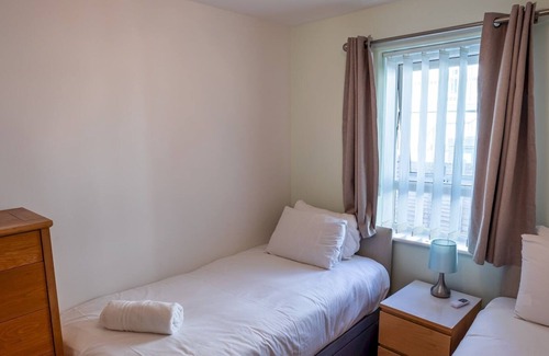 Southbourne Apartment | Pass the Keys | Quiet lovely apartmen with parking