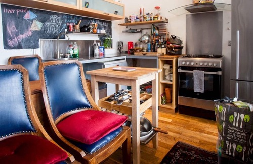 Hackney Downs Apartment | Pass the Keys | Quirky Antique Apartment in Trendy Clapton
