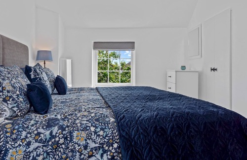 Lindale House | Pass the Keys | Renovated Luxurious Cottage in The Lake District