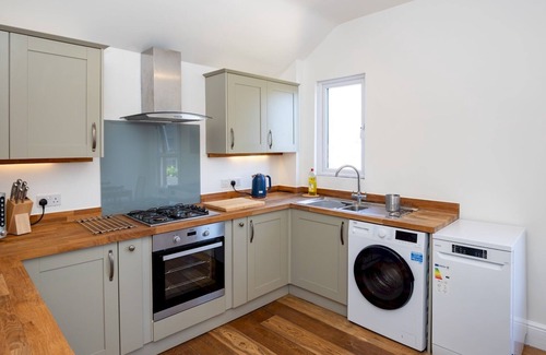 Burnham-on-Sea Apartment | Pass the Keys | Stylish 2 Bed Flat near Beach+M5