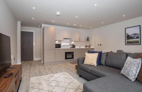 Slough Apartment | Pass the Keys Sophisticated Apartment w Parking - Central Slough