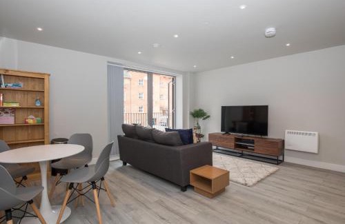 Slough Apartment | Pass the Keys Sophisticated Apartment w Parking - Central Slough