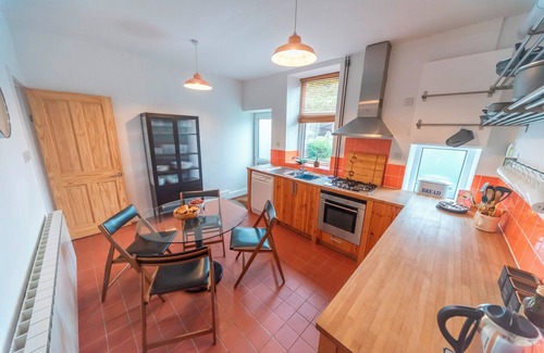 New Mills House | Pass the Keys | Spacious Garden Home in New Mills - Pet Friendly